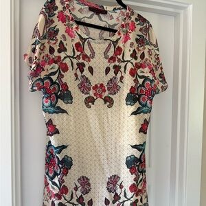 Women’s size XS above knee floral dress. Kavita Bharita